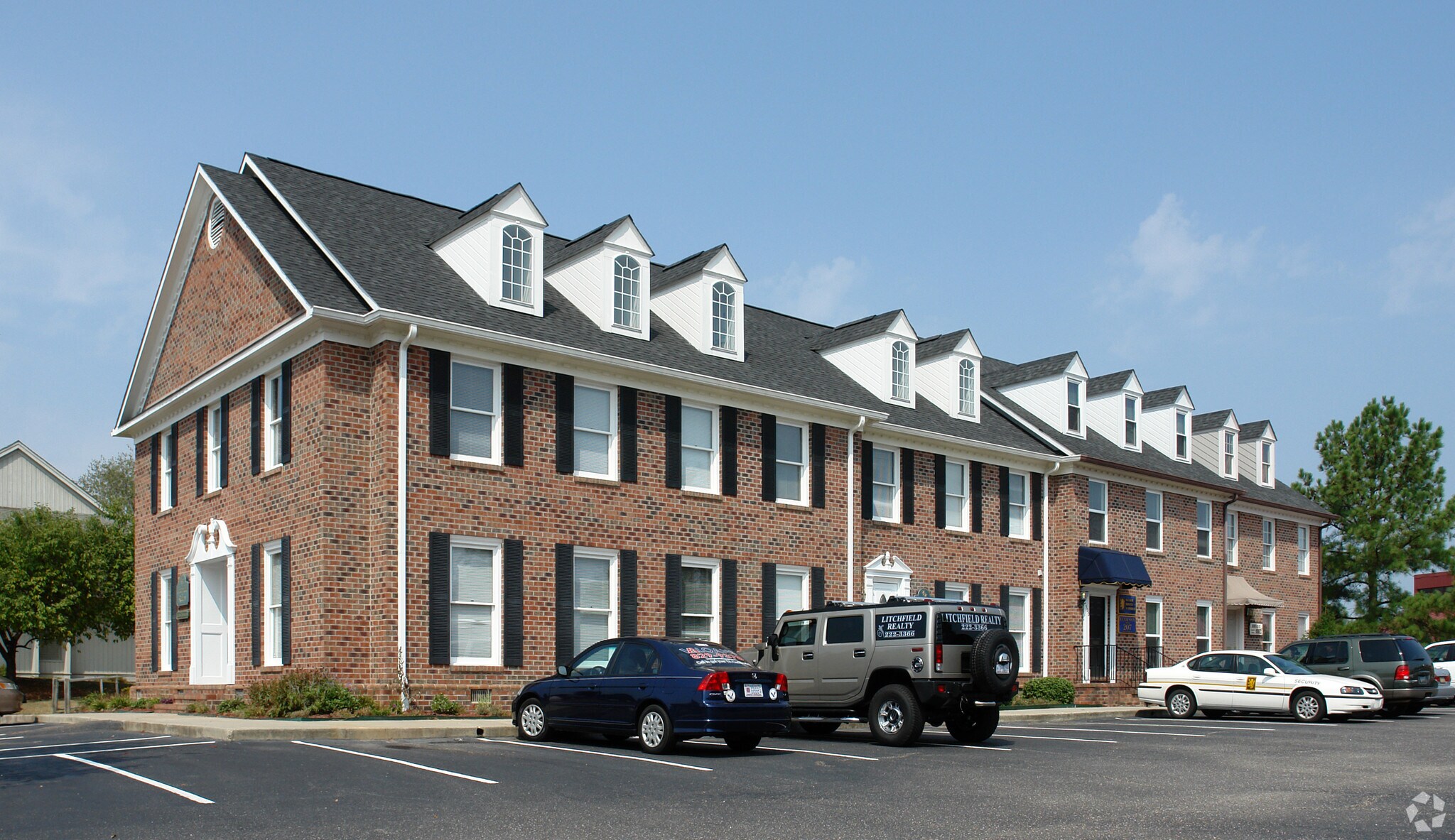 581 Executive Pl, Fayetteville, NC 28305