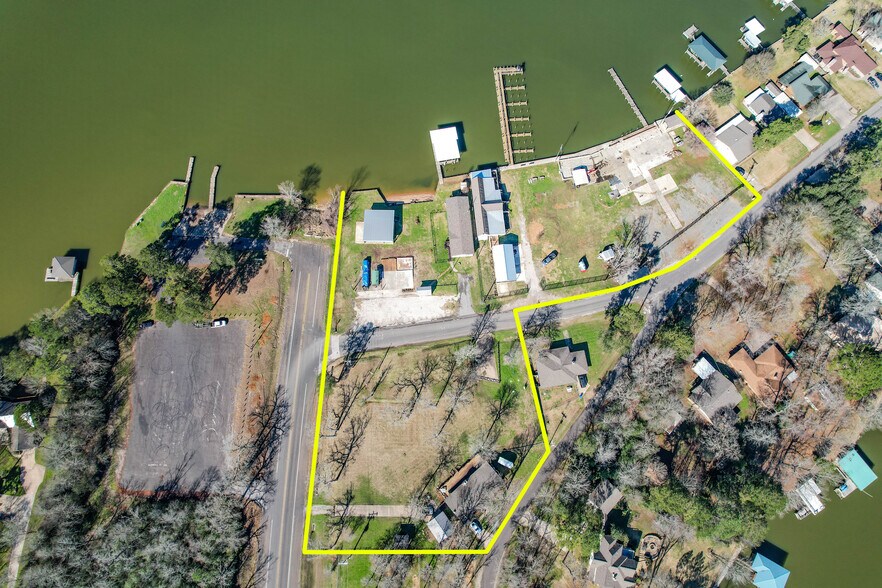 175 Indian Hill Blvd, Livingston, TX 77351 Sunset Marina