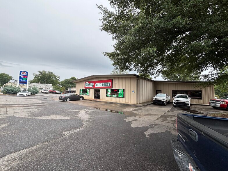 120 E Main St, Boonville, NC for lease - Primary Photo - Image 1 of 6