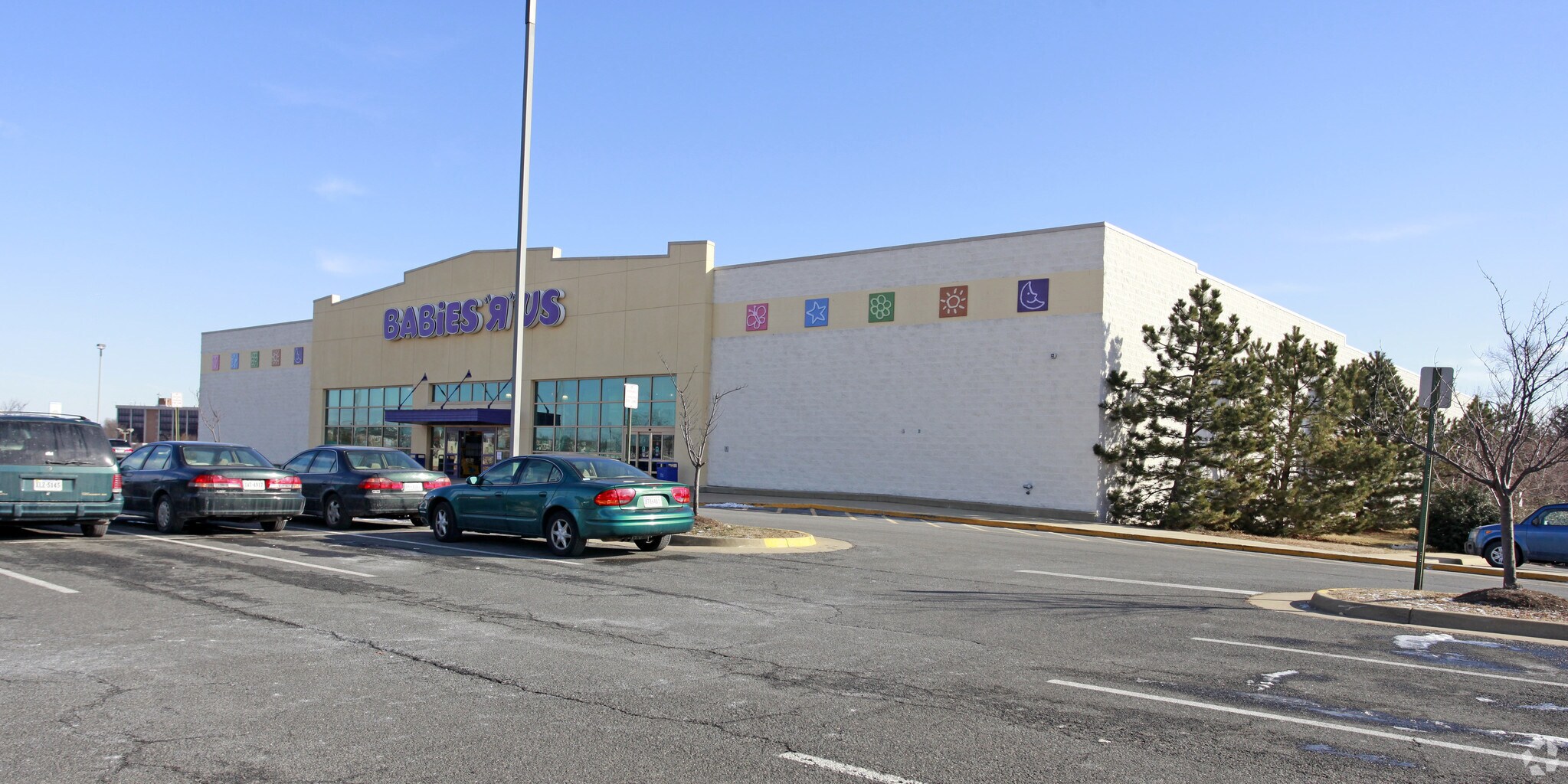 5700 Leesburg Pike, Falls Church, VA for lease Building Photo- Image 1 of 10