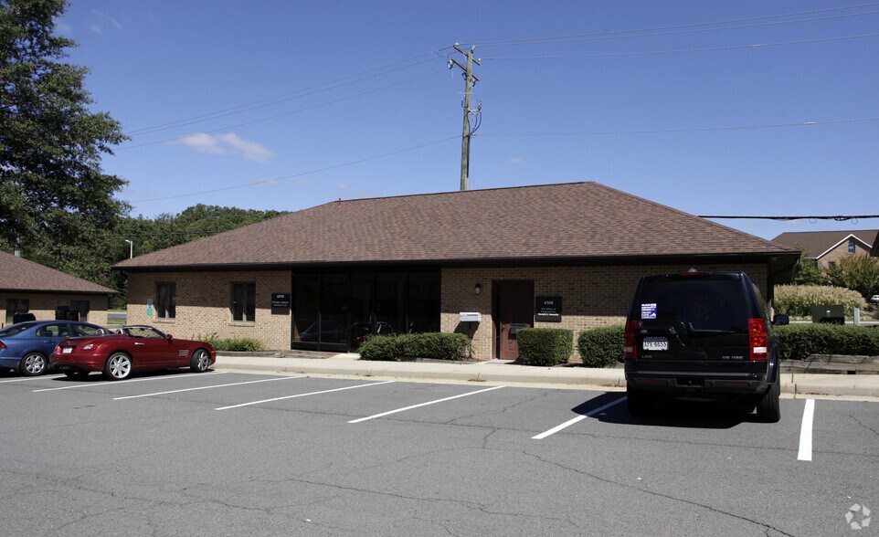 4308-4310 Ridgewood Center Dr, Woodbridge, VA for sale - Primary Photo - Image 1 of 1