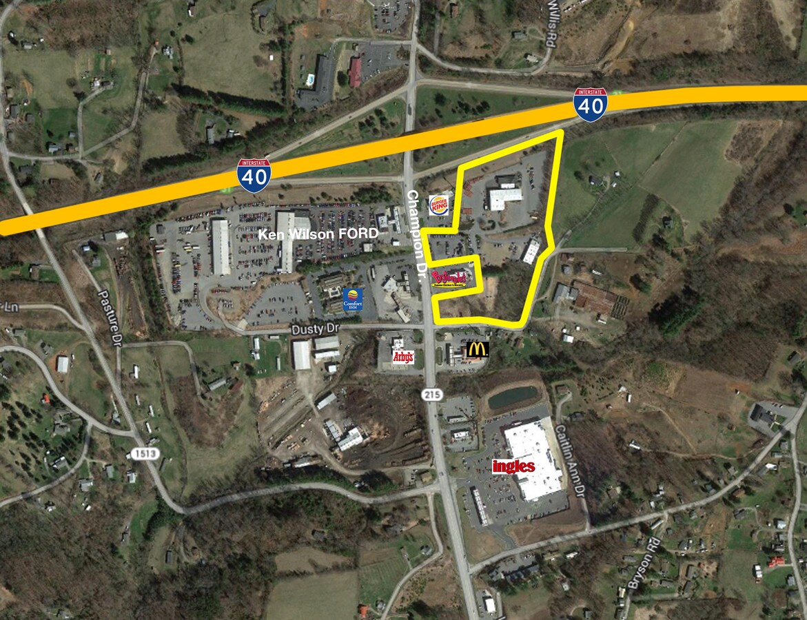 744 Champion Dr, Canton, NC 28716