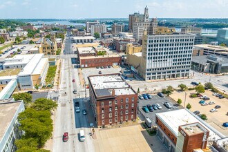 401 W 4th St, Davenport, IA - AERIAL  map view