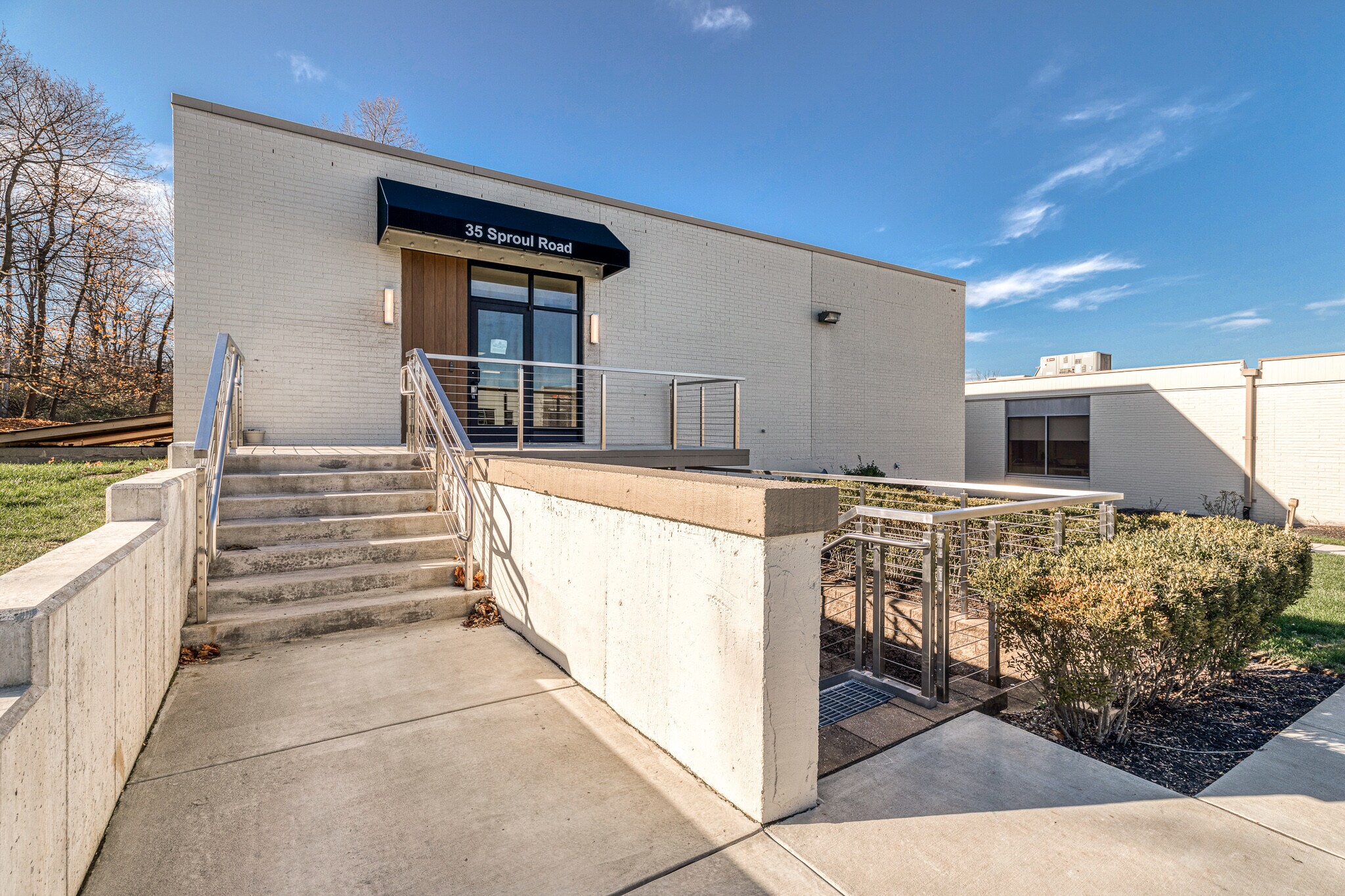 35 Sproul Rd, Malvern, PA for lease Building Photo- Image 1 of 9