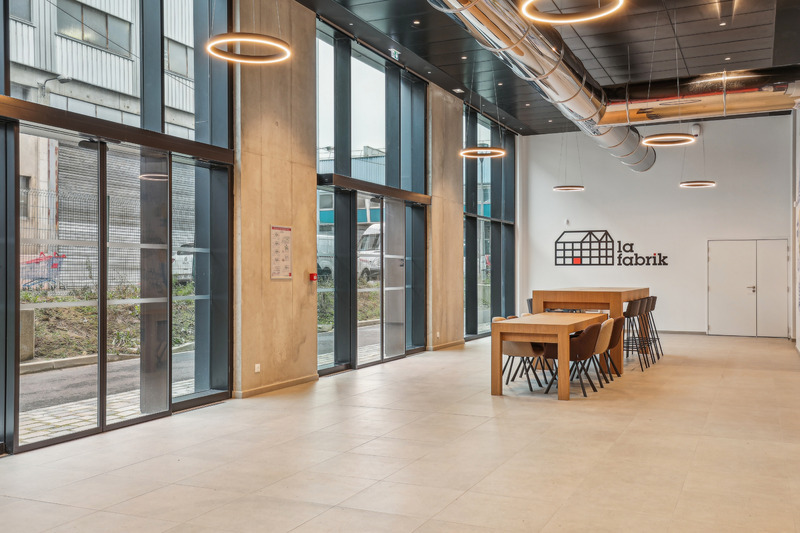 Office in Ivry-sur-Seine for lease Interior Photo- Image 1 of 8