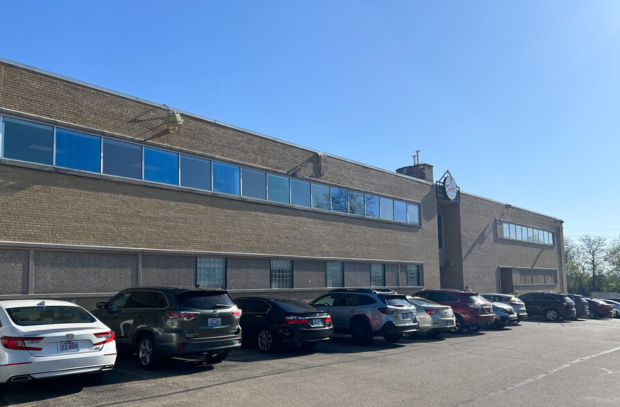 2800 Gilbert Ave, Cincinnati, OH for lease - Building Photo - Image 3 of 18