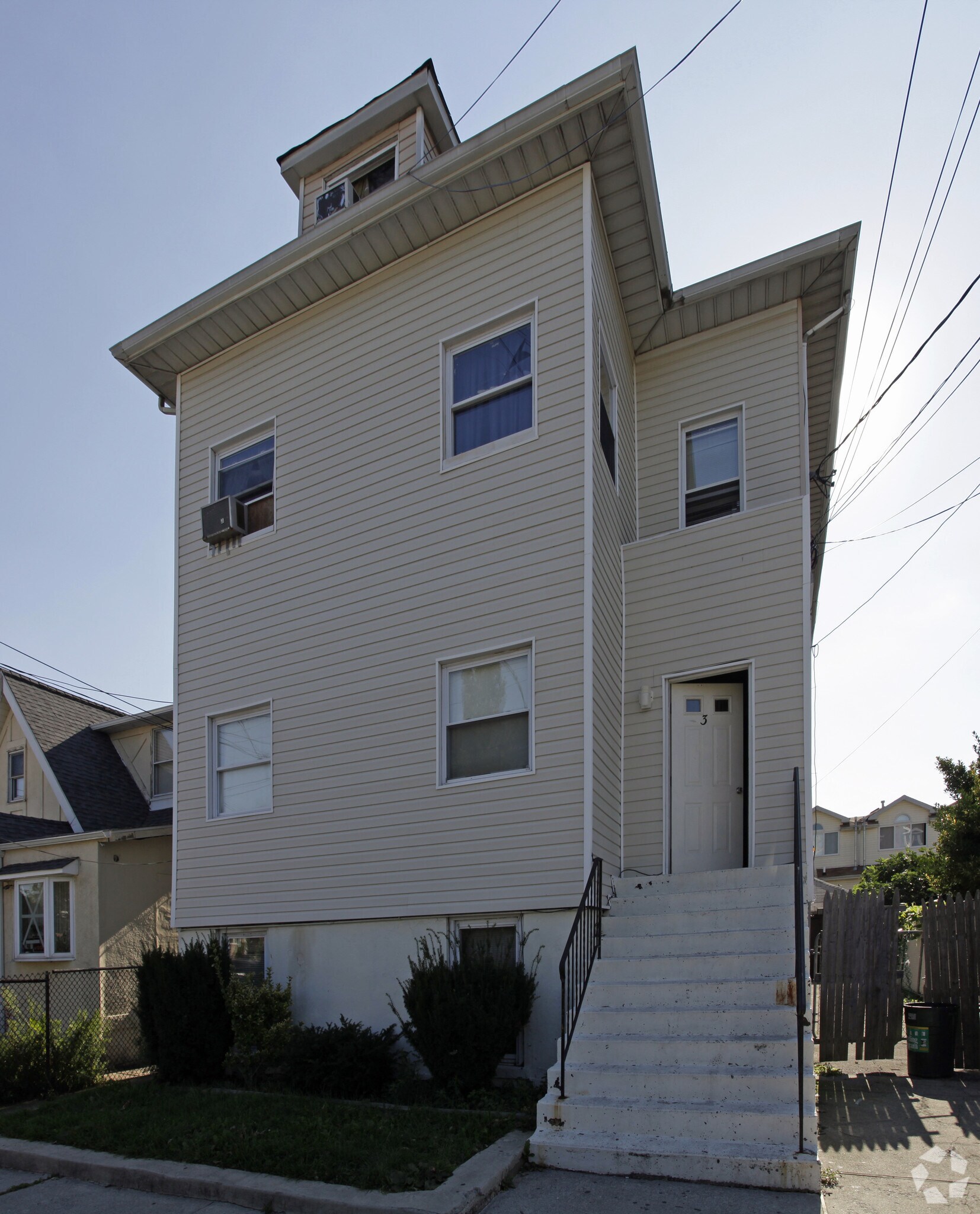 34 McLaughlin St, Staten Island, NY for sale Primary Photo- Image 1 of 1