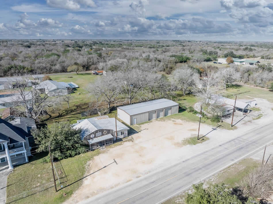 713 N Riedel St, Yorktown, TX for sale Primary Photo- Image 1 of 1