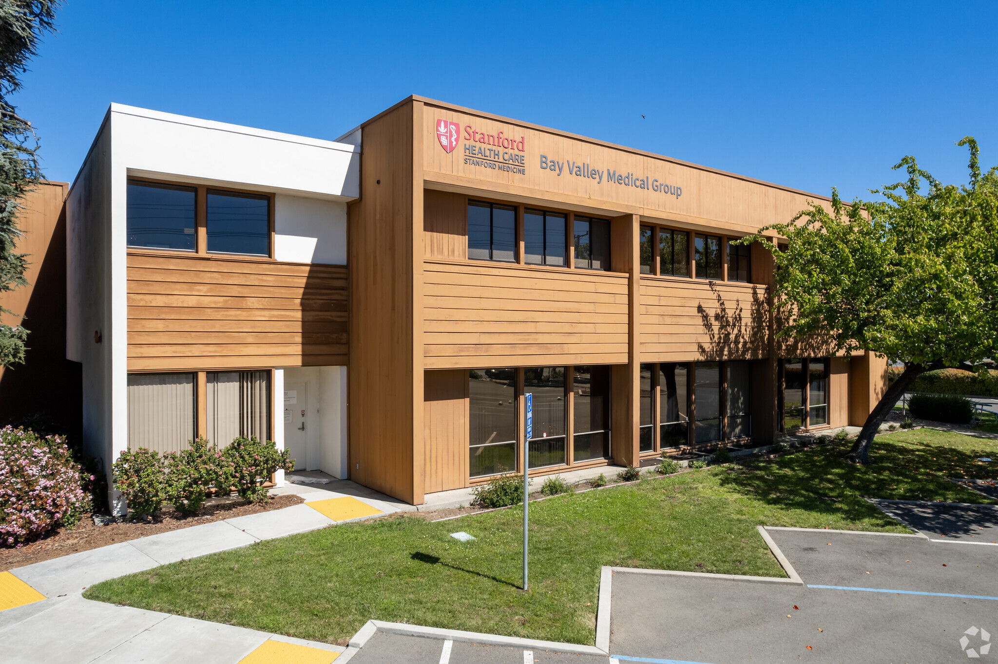 27212 Calaroga Ave, Hayward, CA for lease Primary Photo- Image 1 of 5