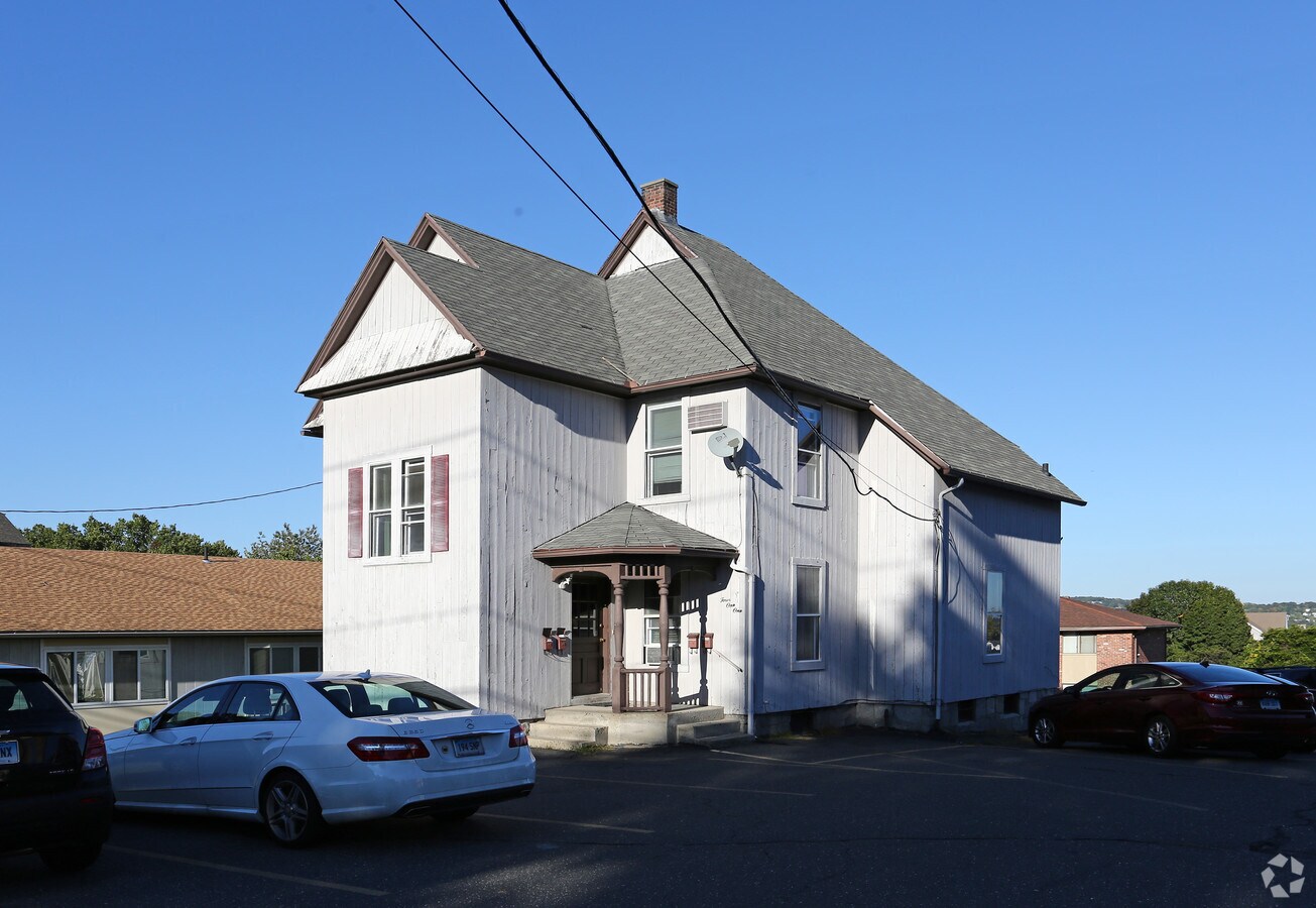 411 Highland Ave, Waterbury, CT 06708