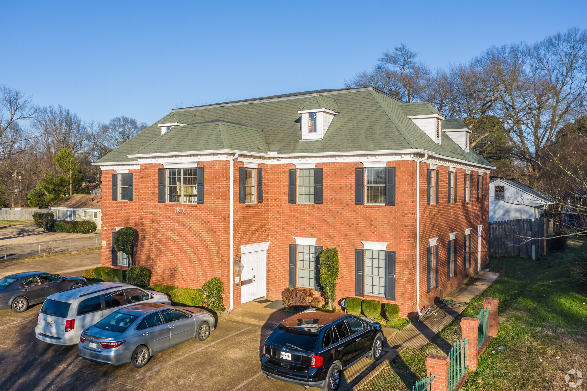 1200 Sycamore View Rd, Memphis, TN for lease Primary Photo- Image 1 of 14