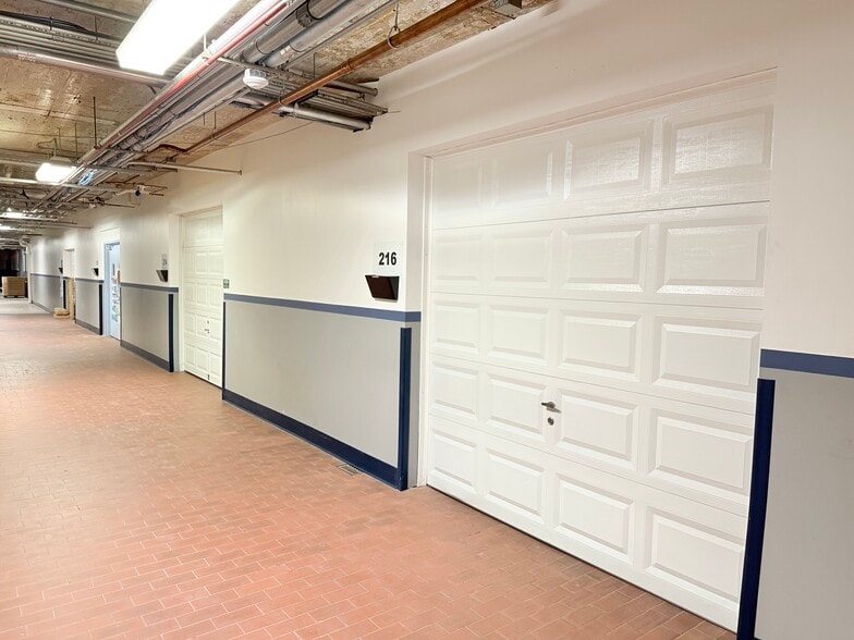 6901 Lynn Way, Pittsburgh, PA for lease - Interior Photo - Image 3 of 37
