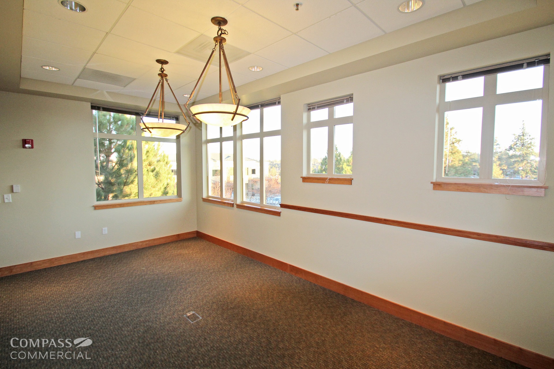 965 SW Emkay Dr, Bend, OR for lease Interior Photo- Image 1 of 4