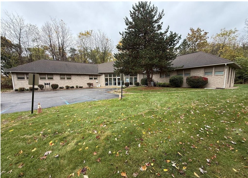 3380 Beecher Rd, Flint, MI for lease Primary Photo- Image 1 of 48