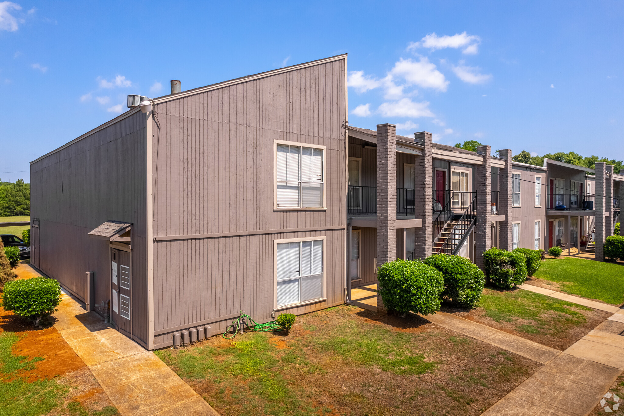 1020 Sugar Ln, Palestine, TX for sale Primary Photo- Image 1 of 1