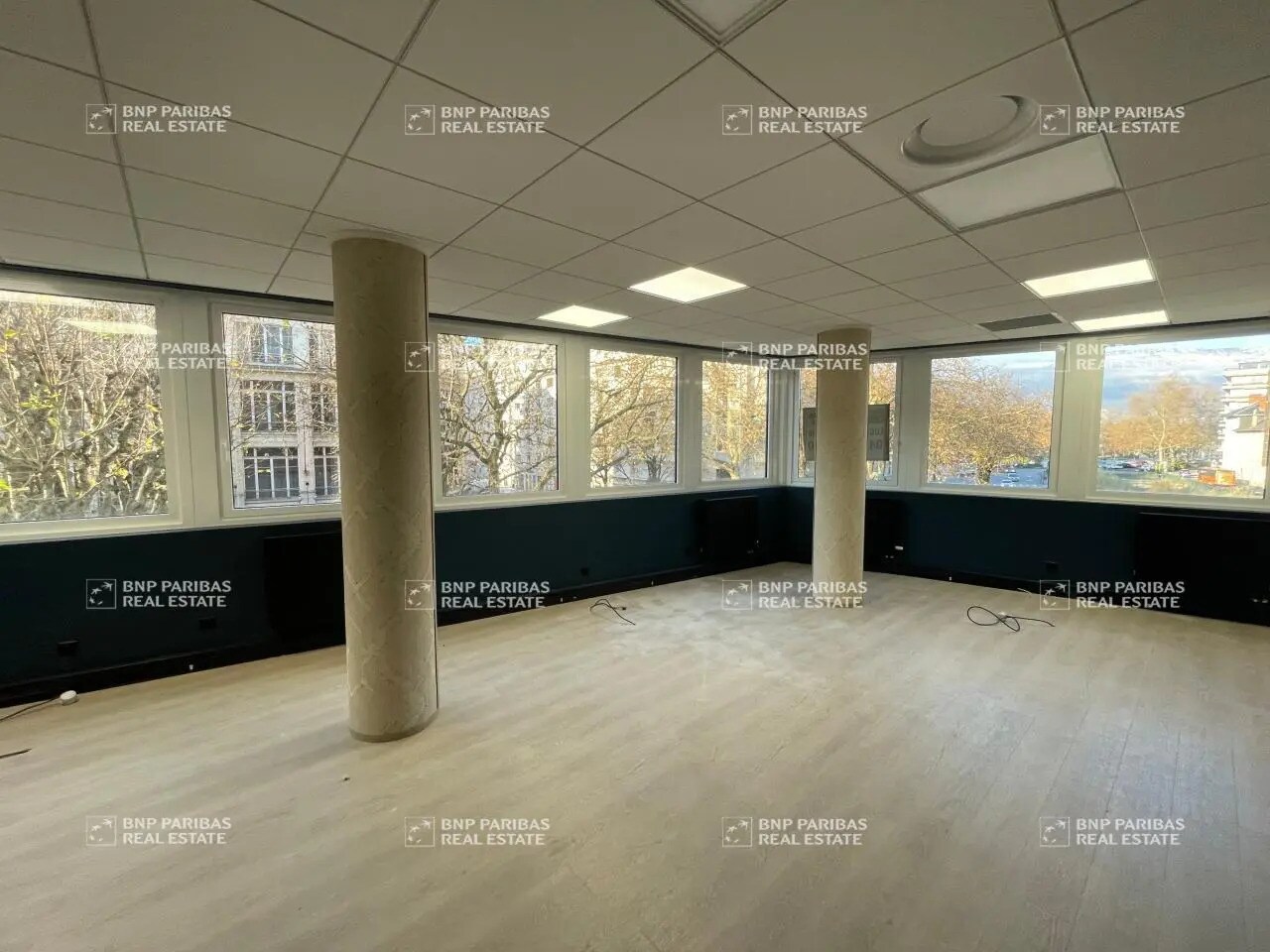 Office in Chambéry for lease Interior Photo- Image 1 of 19