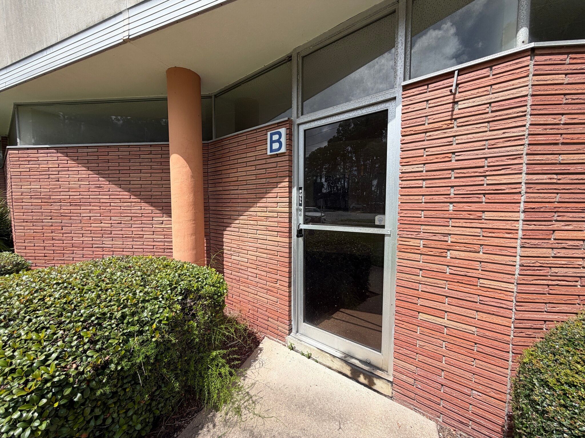 2601 Parkwood Dr, Brunswick, GA for lease Building Photo- Image 1 of 18