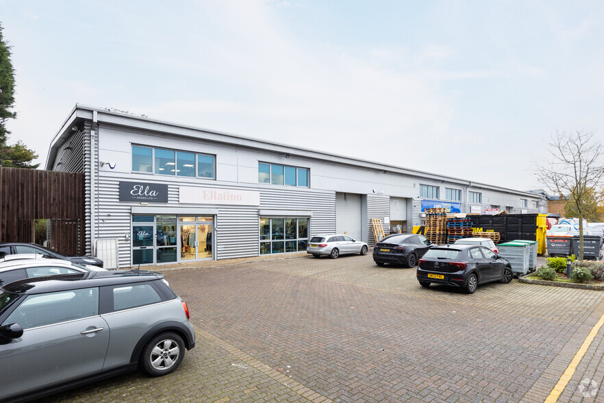 Ashton Rd, Romford for lease - Primary Photo - Image 1 of 2