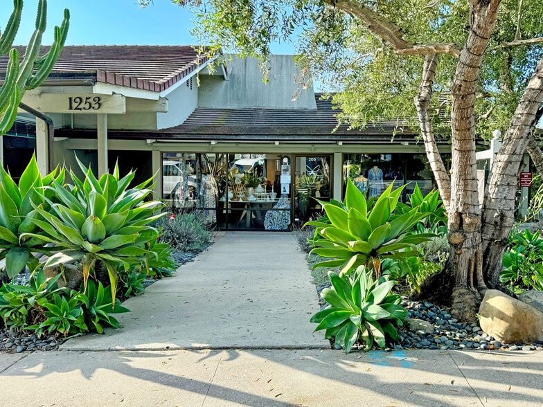 1253 Coast Village Rd, Montecito, CA for sale - Building Photo - Image 1 of 1