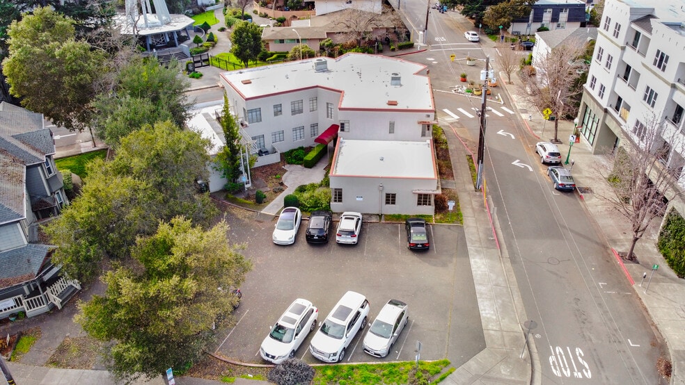 576 B St, Santa Rosa, CA for lease - Building Photo - Image 3 of 4