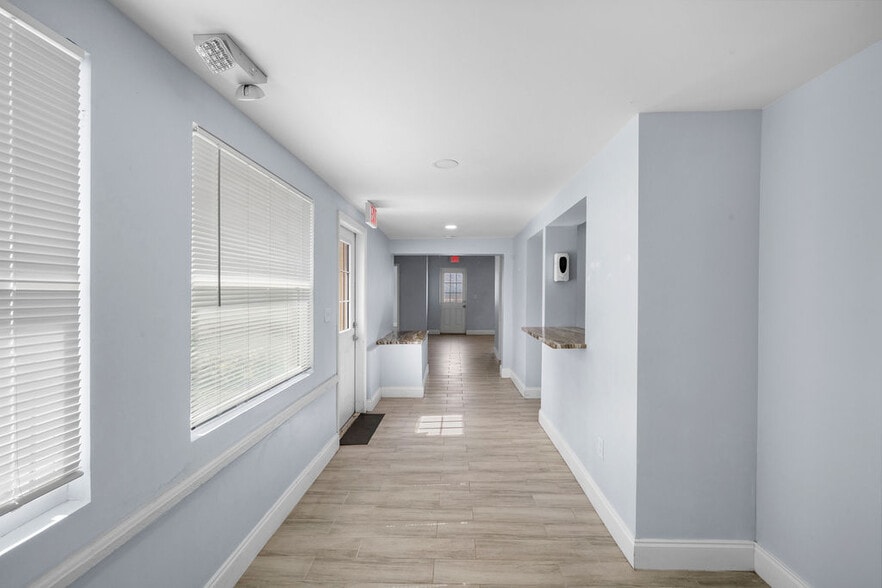 900 SW Martin Downs Blvd, Palm City, FL for lease - Building Photo - Image 2 of 20