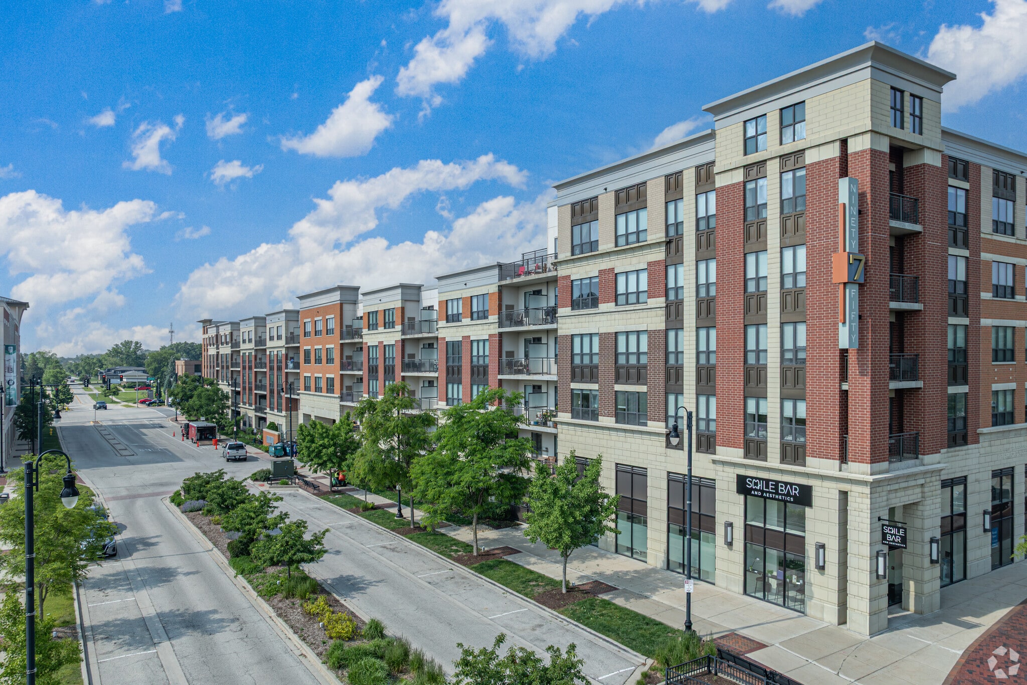 9750 Crescent Park Cir, Orland Park, IL for lease Primary Photo- Image 1 of 22