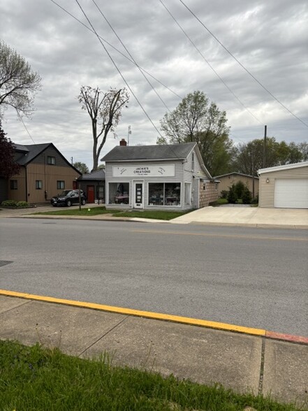 12175, 12185 & 12205 Lancaster Street Mi portfolio of 3 properties for sale on LoopNet.com - Primary Photo - Image 3 of 3