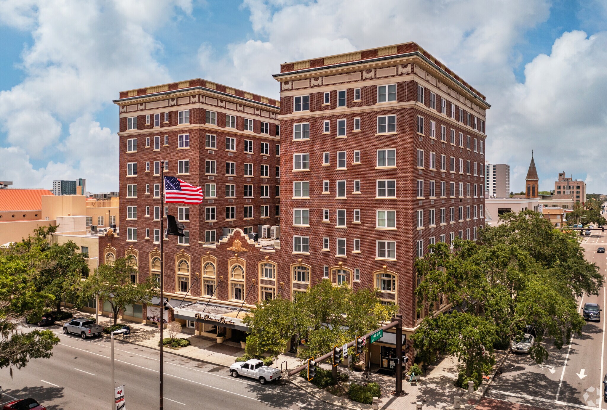 411-415 1st Ave N, Saint Petersburg, FL for lease Building Photo- Image 1 of 10