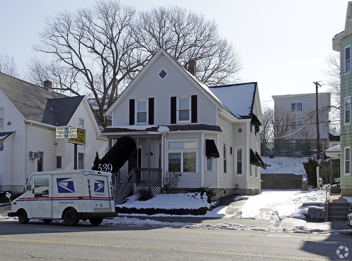 539 Park Ave, Worcester, MA 01603