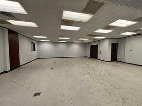 1416-1428 N Sam Houston Pky E, Houston, TX for lease Building Photo- Image 2 of 8