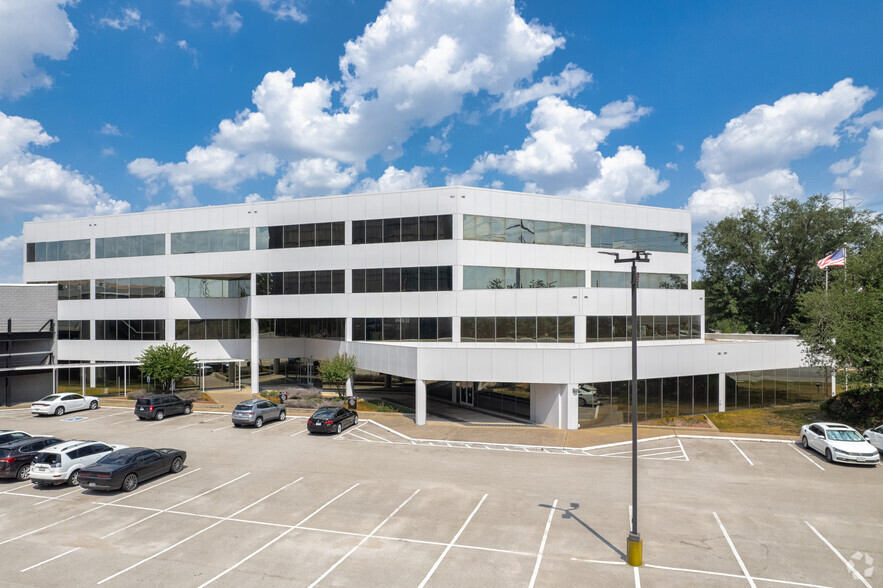 397 N Sam Houston Pky E, Houston, TX for lease - Building Photo - Image 2 of 26