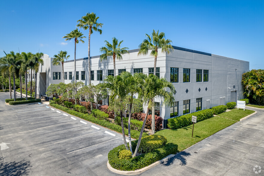 6300 Park of Commerce Blvd, Boca Raton, FL for lease - Primary Photo - Image 1 of 13