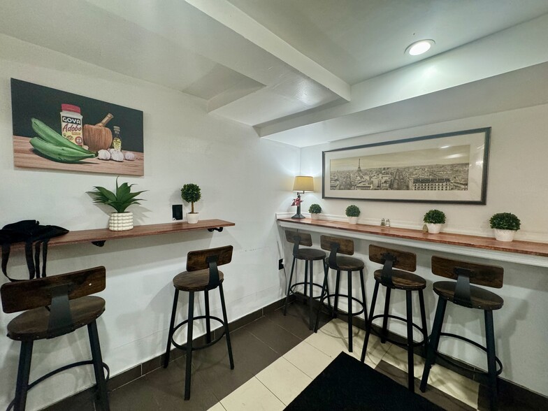 63 Whipple St, Brooklyn, NY for lease - Interior Photo - Image 3 of 11