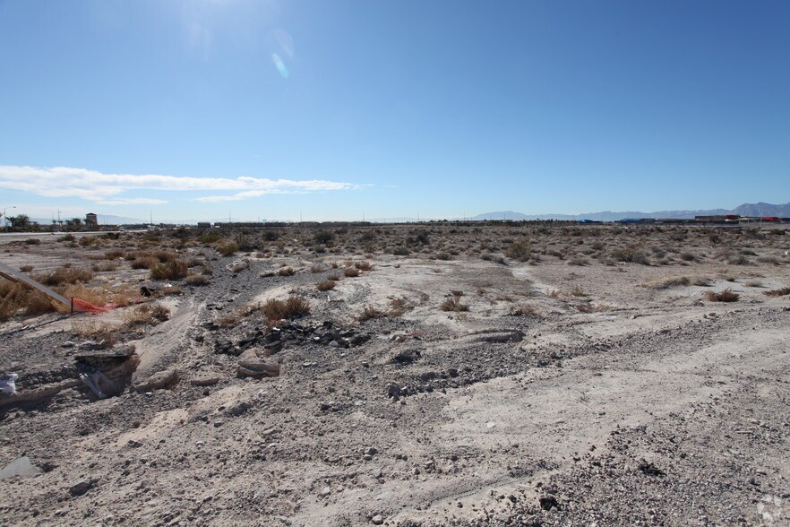 Deer Springs Way, Las Vegas, NV for sale - Primary Photo - Image 1 of 1