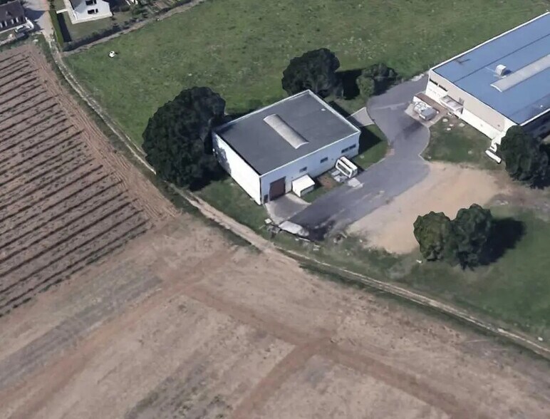 Flex in Therdonne for lease - Aerial - Image 2 of 19