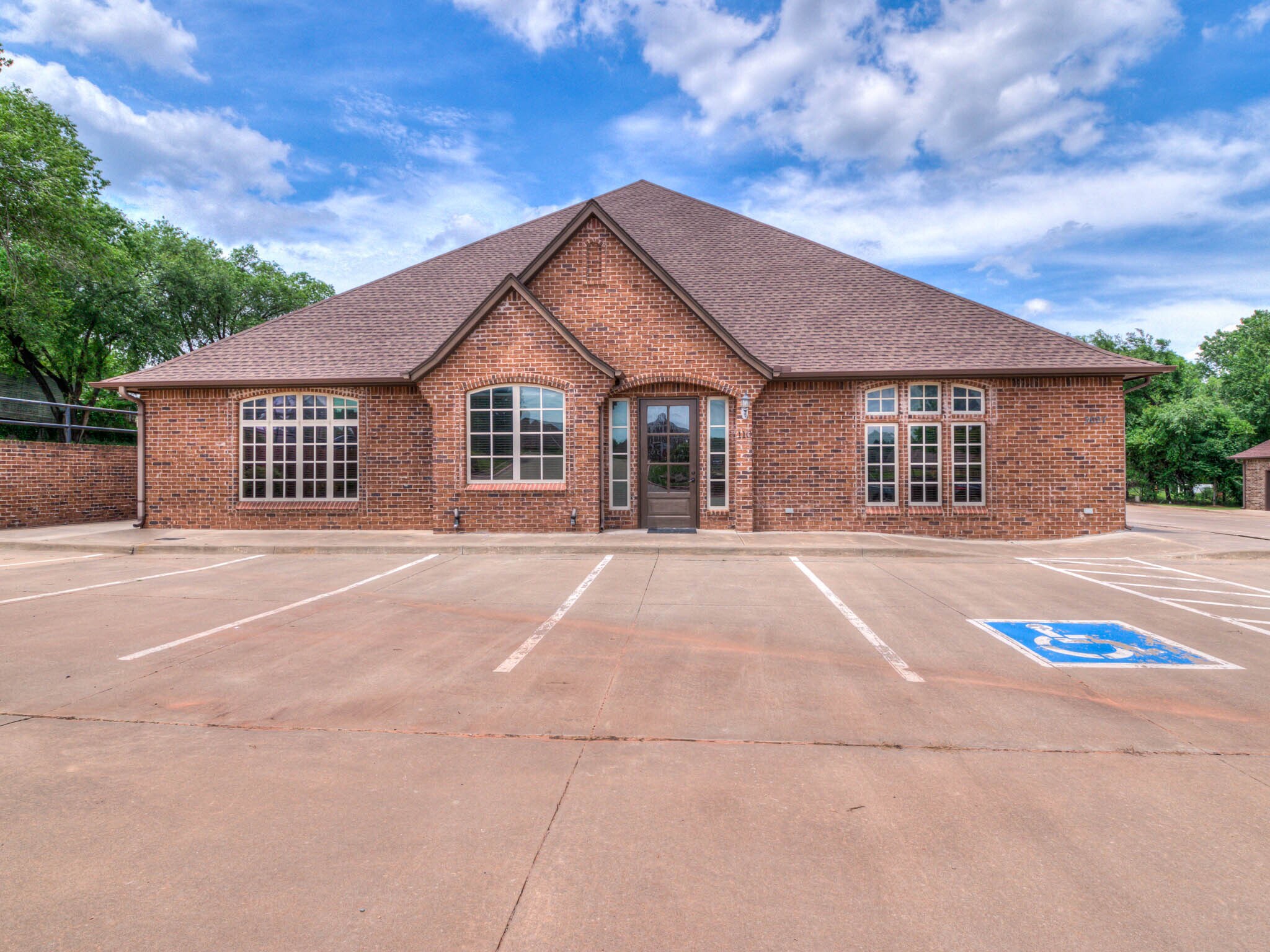 3027 Willowwood Rd, Edmond, OK for sale Primary Photo- Image 1 of 22