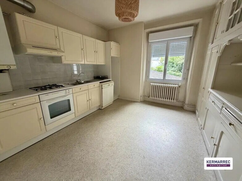 Office in Vannes for lease - Interior Photo - Image 3 of 4