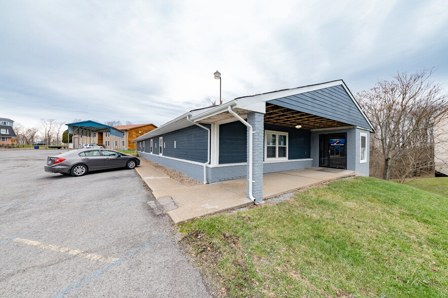 304 Scott Ave, Morgantown, WV for sale - Primary Photo - Image 1 of 13