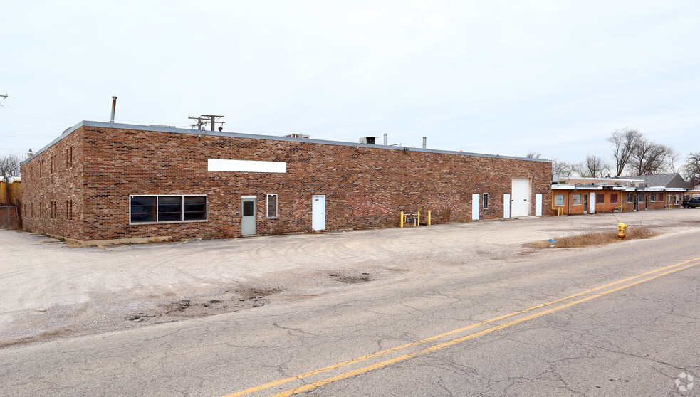 878-882 Anita Ave, Antioch, IL for sale - Primary Photo - Image 1 of 1