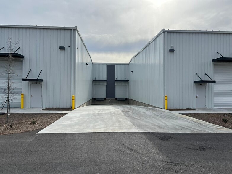 7635 Southrail Road, North Charleston, SC for lease - Building Photo - Image 2 of 17