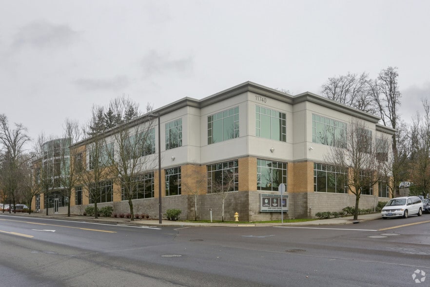 11740 SW 68th Pky, Tigard, OR for lease - Building Photo - Image 3 of 12