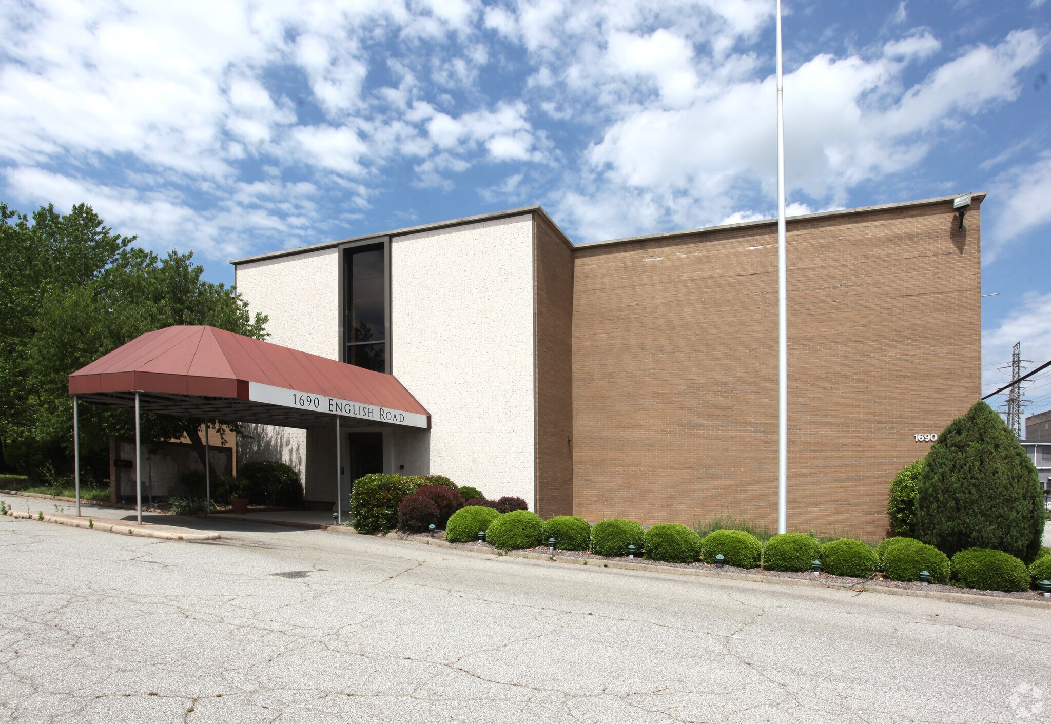 1690 W English Rd, High Point, NC for sale Primary Photo- Image 1 of 19