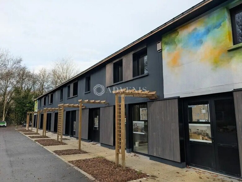 Flex in Saint-Samson-sur-Rance for lease - Building Photo - Image 2 of 6