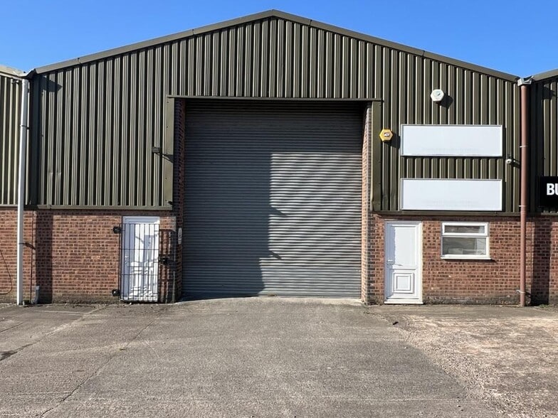 5 New Rd, Hixon for lease - Building Photo - Image 1 of 23