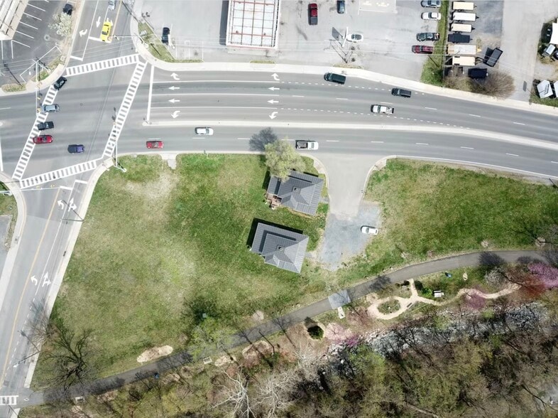 602 & 604 Radham St portfolio of 2 properties for sale on LoopNet.com - Aerial - Image 3 of 9