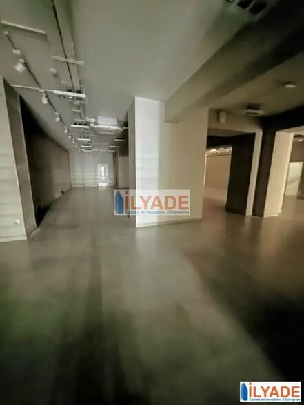 77 79 Rue Saint Ferreol, Marseille for lease - Interior Photo - Image 3 of 5