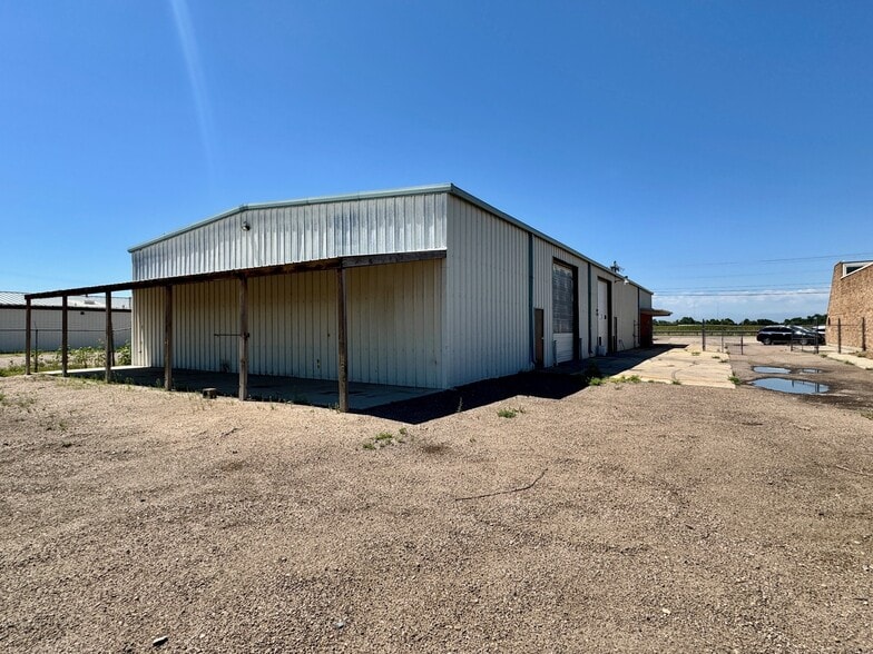 1742 N Denver Ave, Fort Lupton, CO for sale - Building Photo - Image 1 of 17