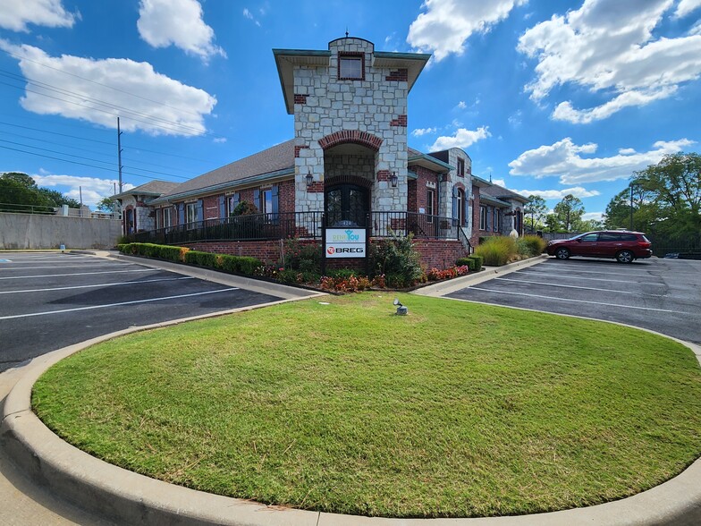 7424 S Yale Ave, Tulsa, OK for lease - Building Photo - Image 1 of 6