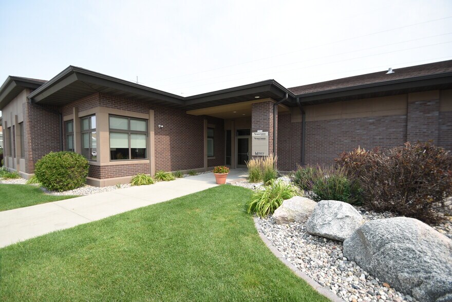 3050 Sienna Dr, Fargo, ND for sale - Building Photo - Image 1 of 1
