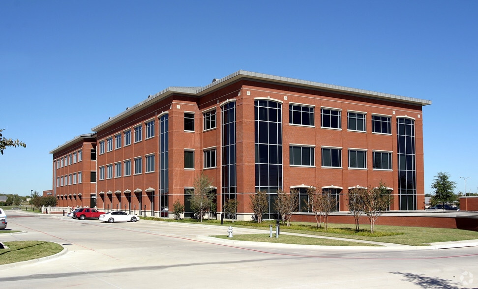 4500 Mercantile Plaza Dr, Fort Worth, TX for lease - Building Photo - Image 2 of 15